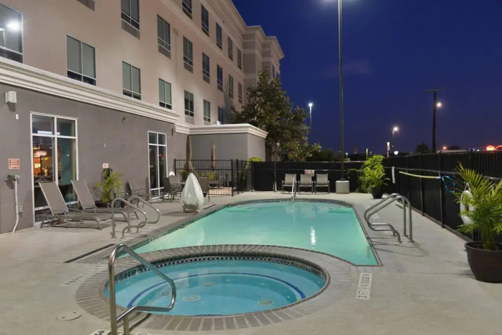 Holiday Inn & Suites San Antonio Northwest by IHG