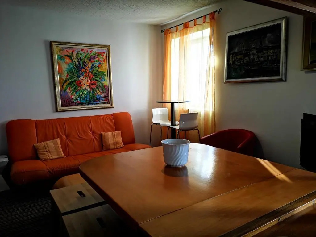 Trogir apartments 4 rooms