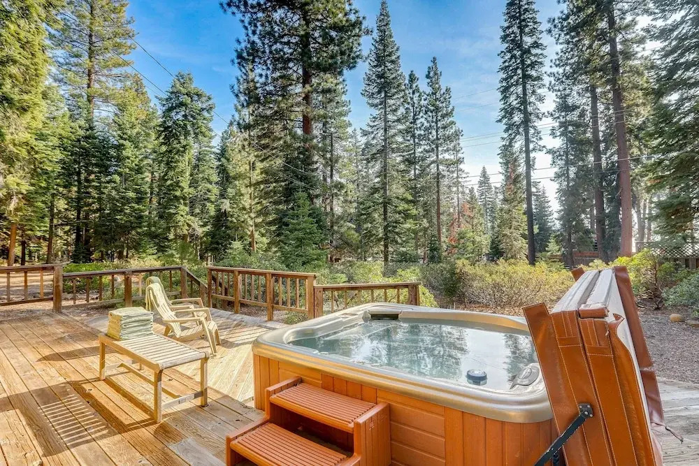 Spacious Tahoe Vista Cabin: Hot Tub, Walk to Beach