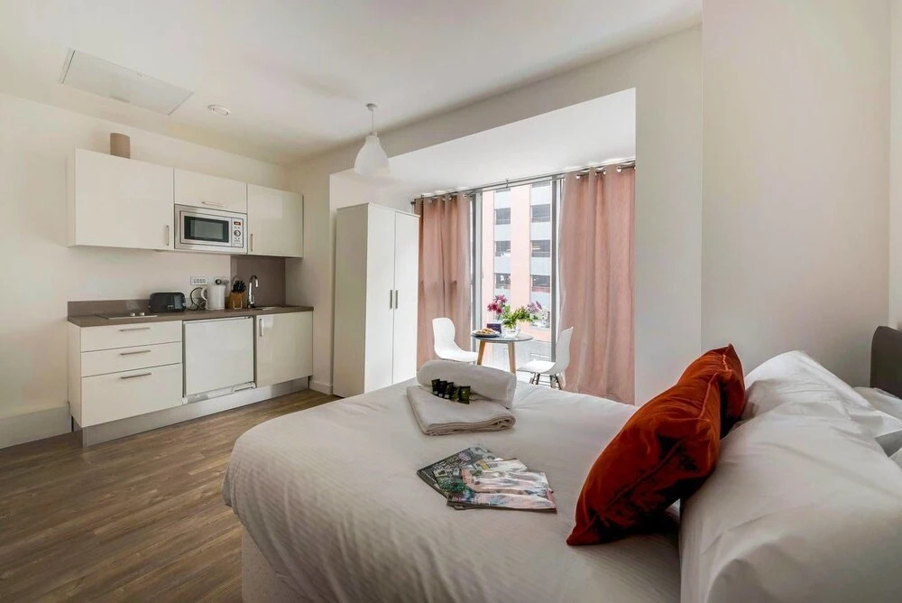Central Liverpool Studio For 2 Guests!