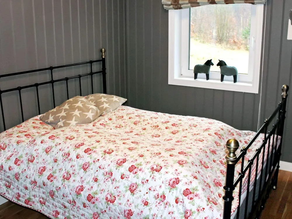 16 Person Holiday Home in Færvik