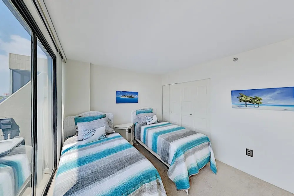 Choice Beachfront Getaway W/ Heated Indoor Pool 2 Bedroom Condo