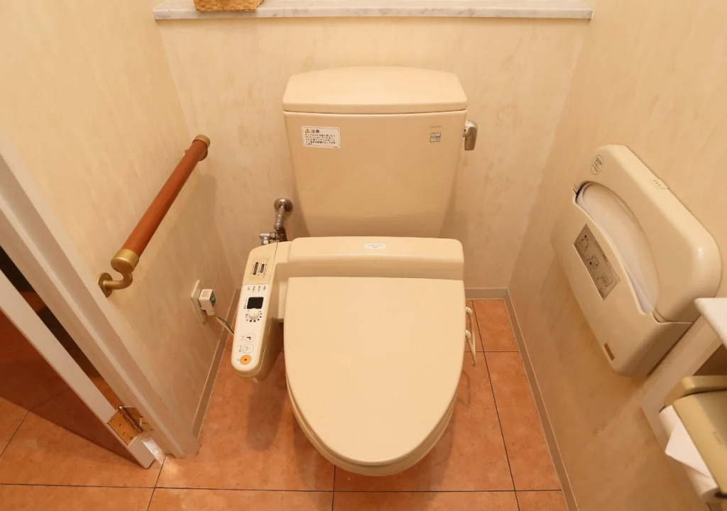 Hotel Wow The King & Queen Himeji-Higashi - Adult Only