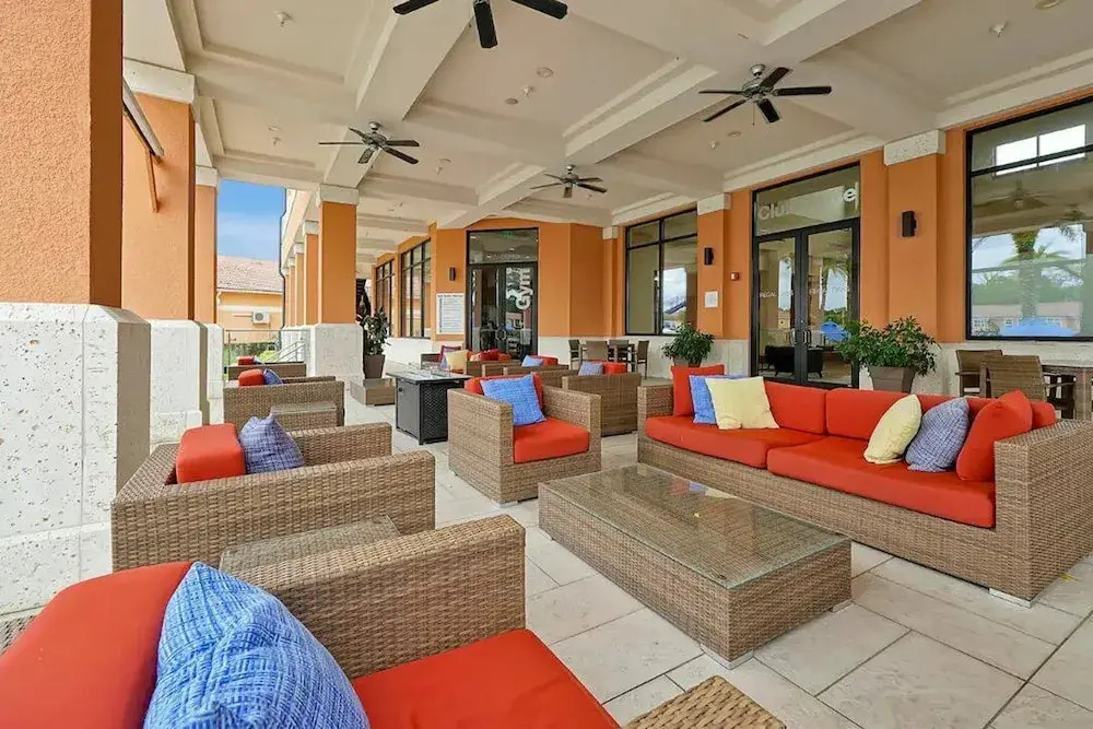 Cozy 4BR Regal Oaks w hot tub