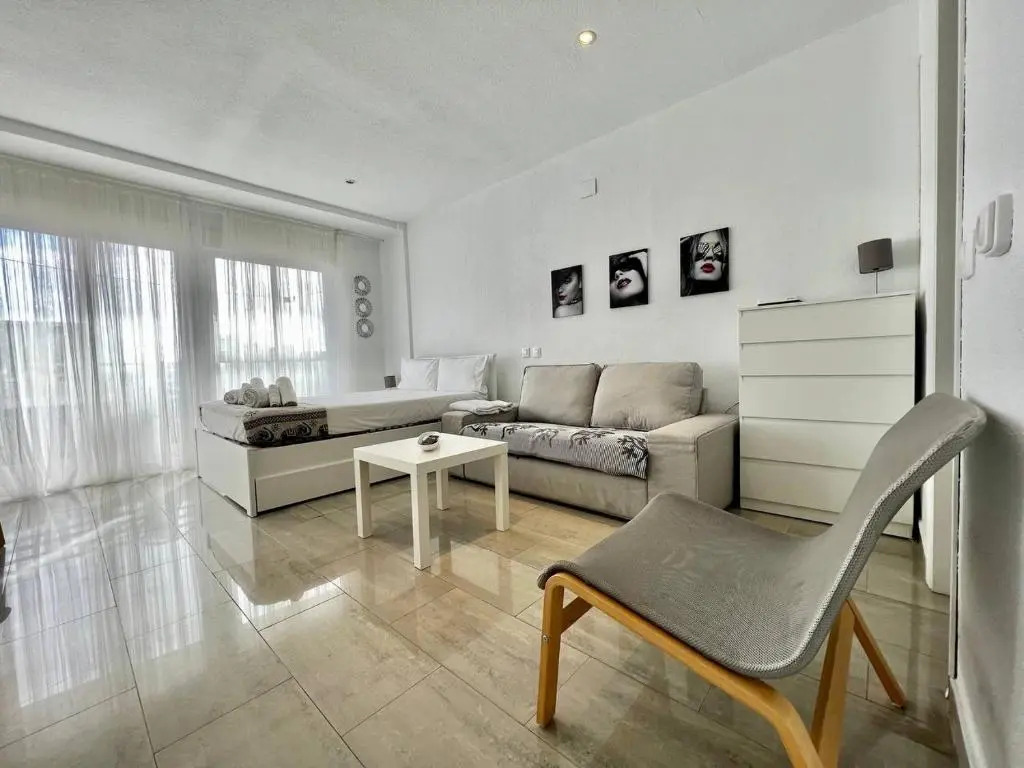 Riscal 6 by United Renters