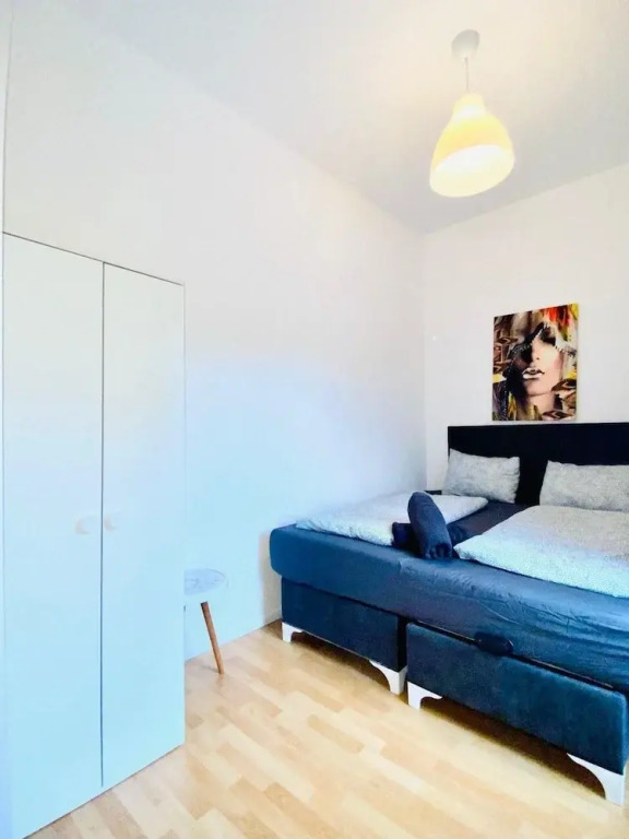 Budget Friendly 4 BR Apt for Groups