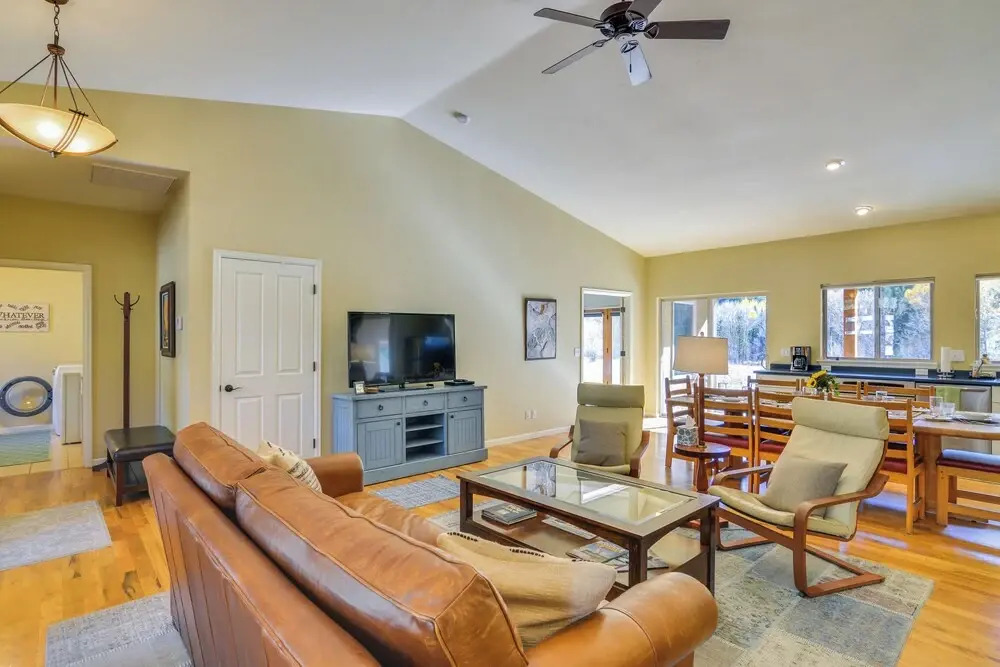 Close to Hot Springs: Chalk Creek Meadows Home!