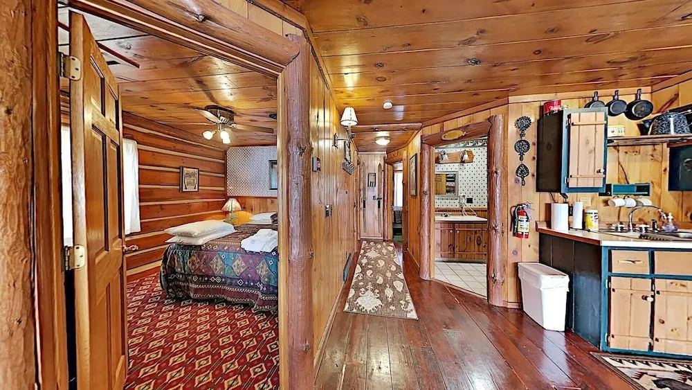 Grand Pines Cabin Number 2