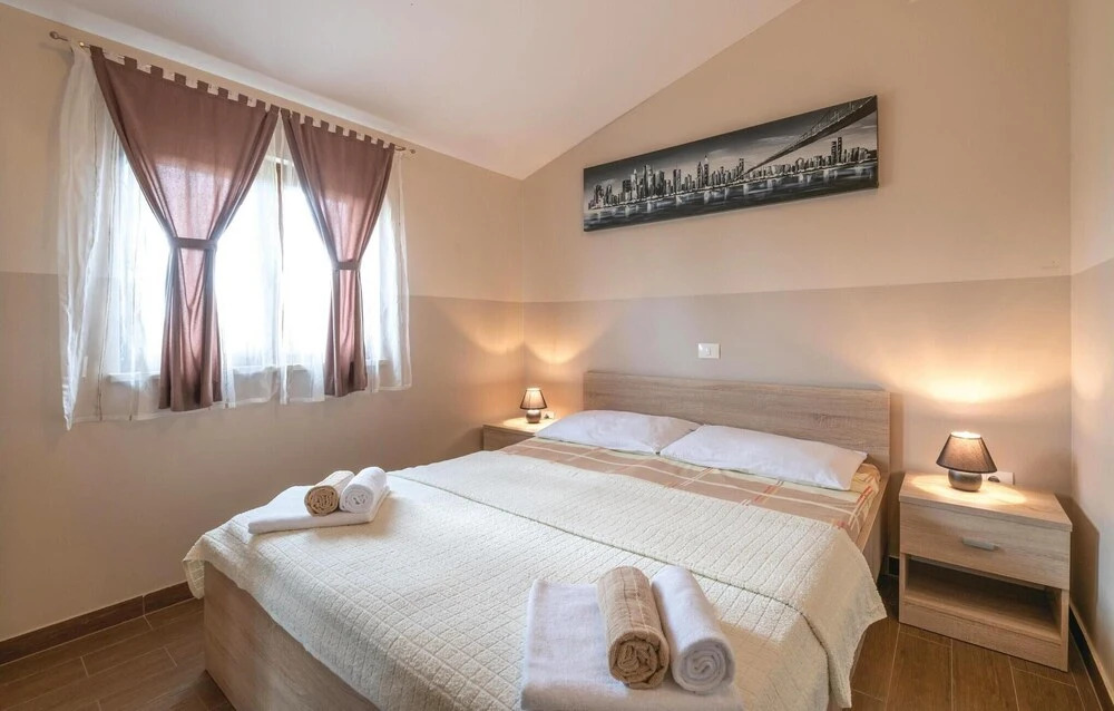 Awesome Home in Vodnjan With Wifi and 2 Bedrooms