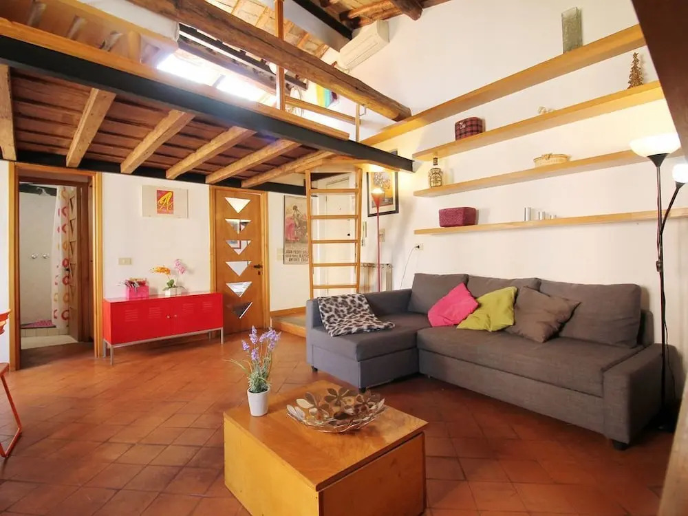 Charming Bright Penthouse in Trastevere