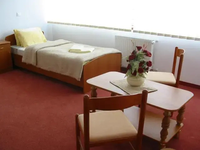 Károly Hotel