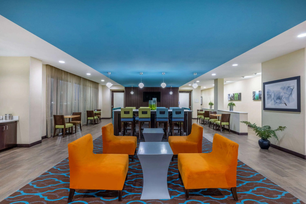 La Quinta by Wyndham Artesia