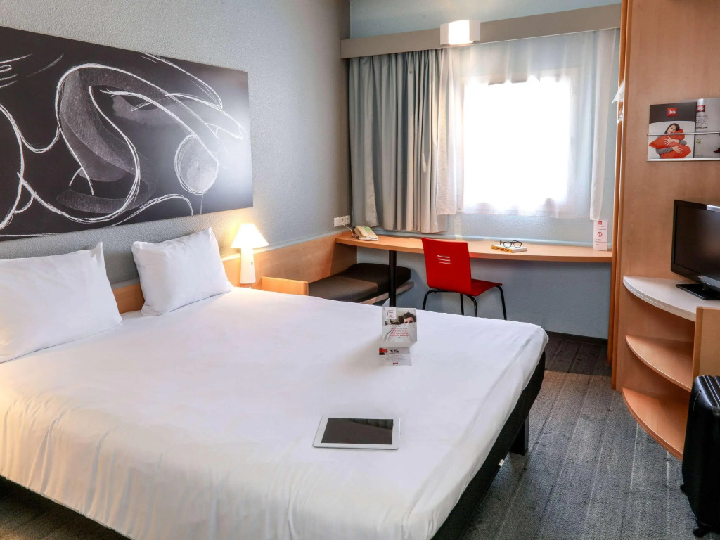 ibis Orange Sud