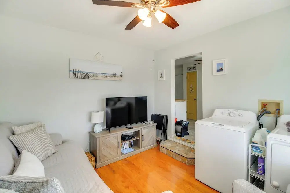 Canal-front Home w/ Deck: 6 Mi to Rockport Beach