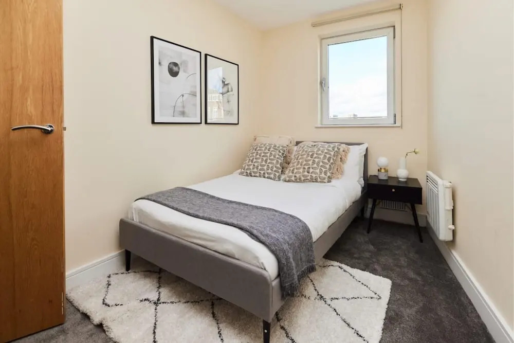 The Weavers Field Place - Classy 3bdr Flat With Terrace