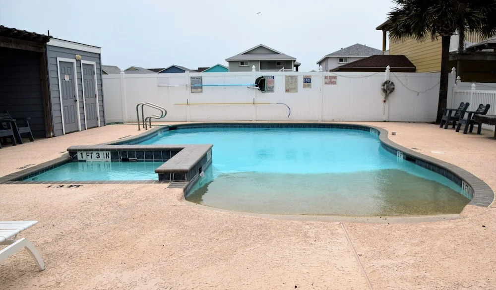211 Blue Heron - Three Bedroom Townhome