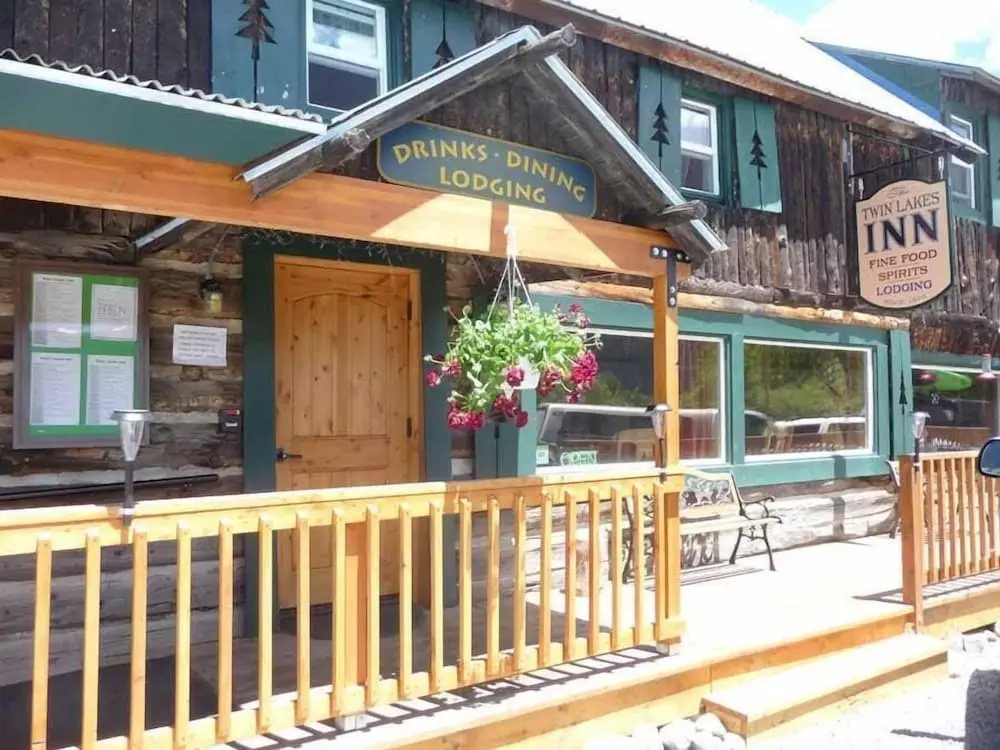 Stay Twin Lakes Cottage