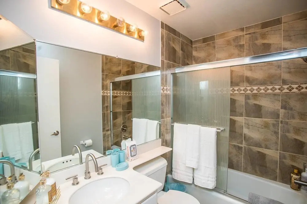 Laredo Legato 4 bd 3 ba Sparkling Pool & Spa!