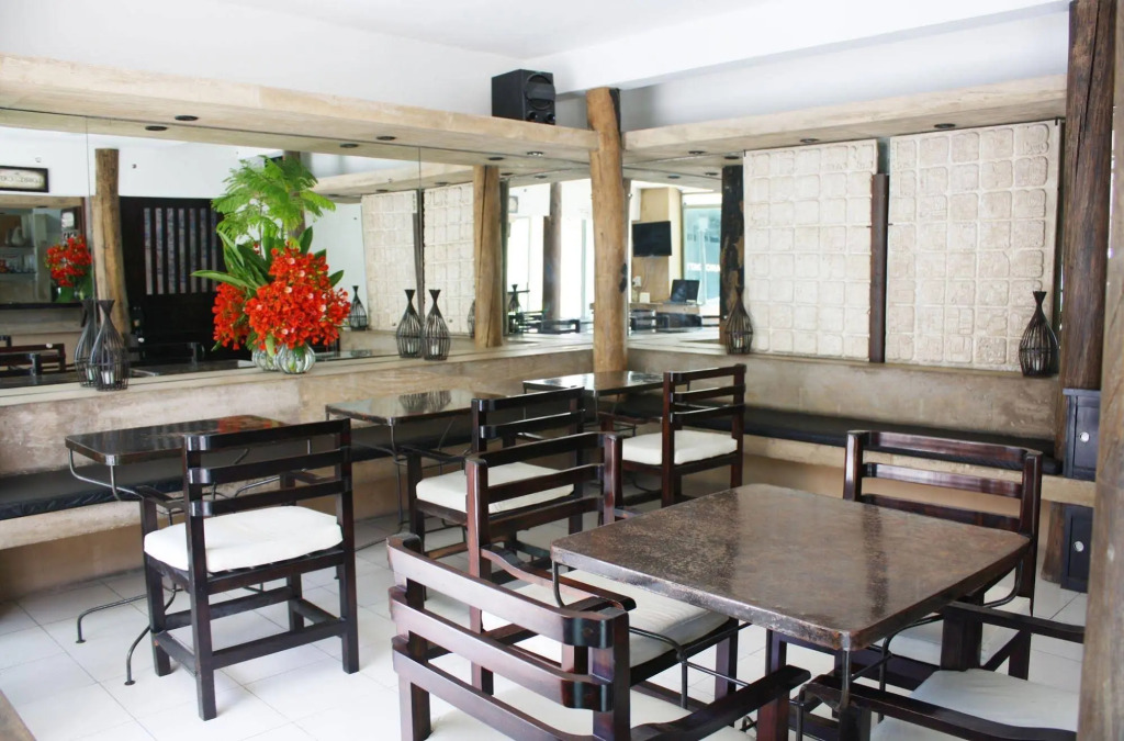 Hotel Maya Rue