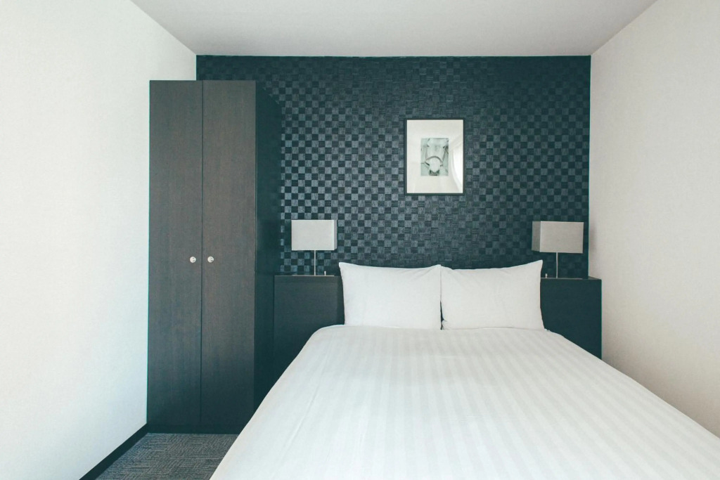 Hamilton Hotel Black