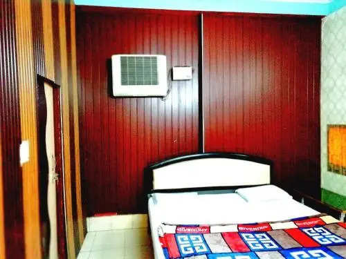 Abhiraj Guest House