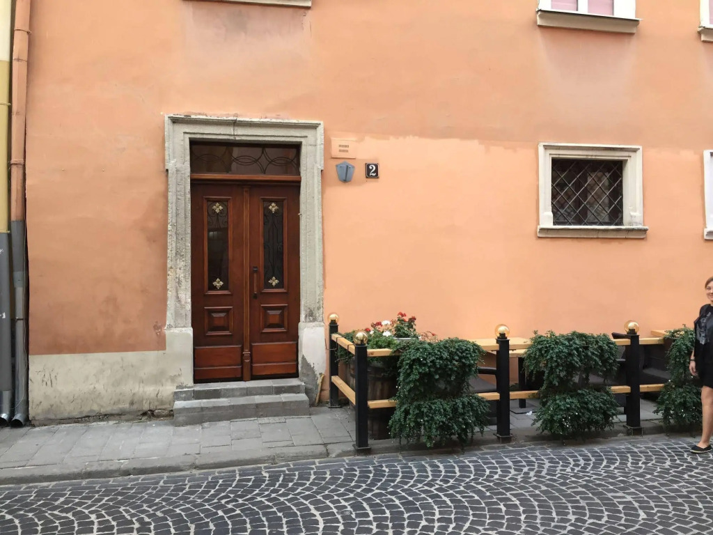 Apartments Leopolli near Opera House