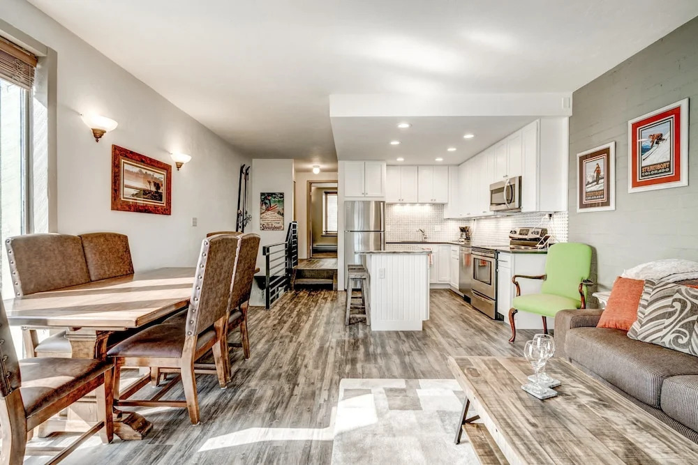Stunning Condo Across from the Slopes by RedAwning