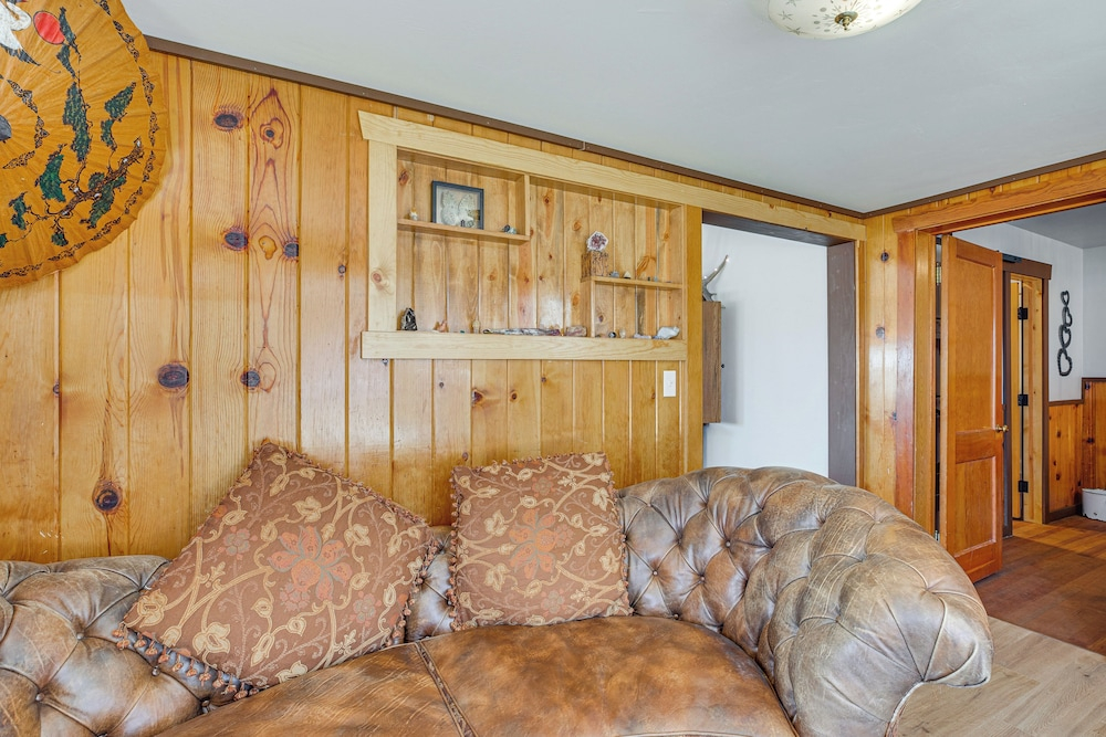 1 Blk to Main St! Crystal Connection Montrose Home