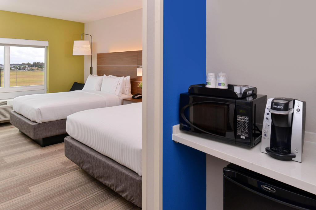 Holiday Inn Express & Suites Salem by IHG