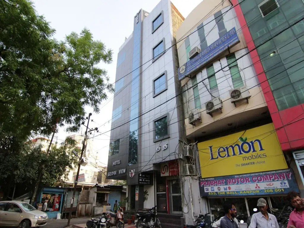 OYO 047 Mall Road Kanpur