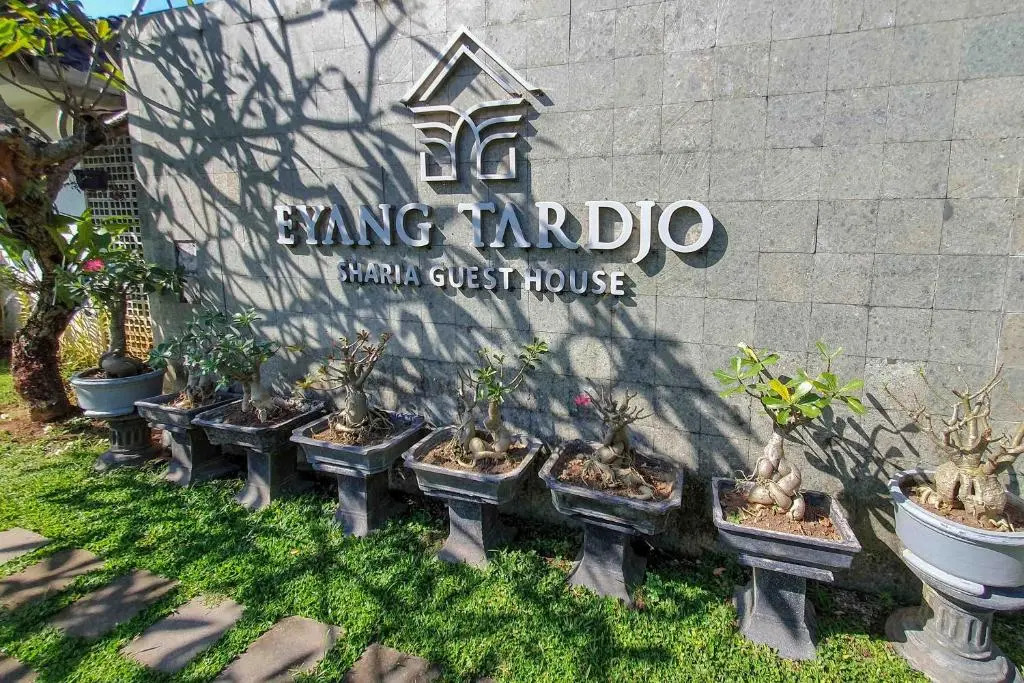 Rumah Eyang Tardjo Syariah Mitra RedDoorz