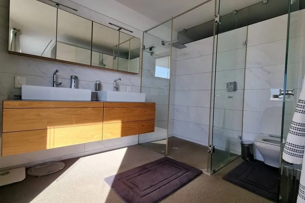 Stylish 2 Bedroom Apartment With Stunning City Views