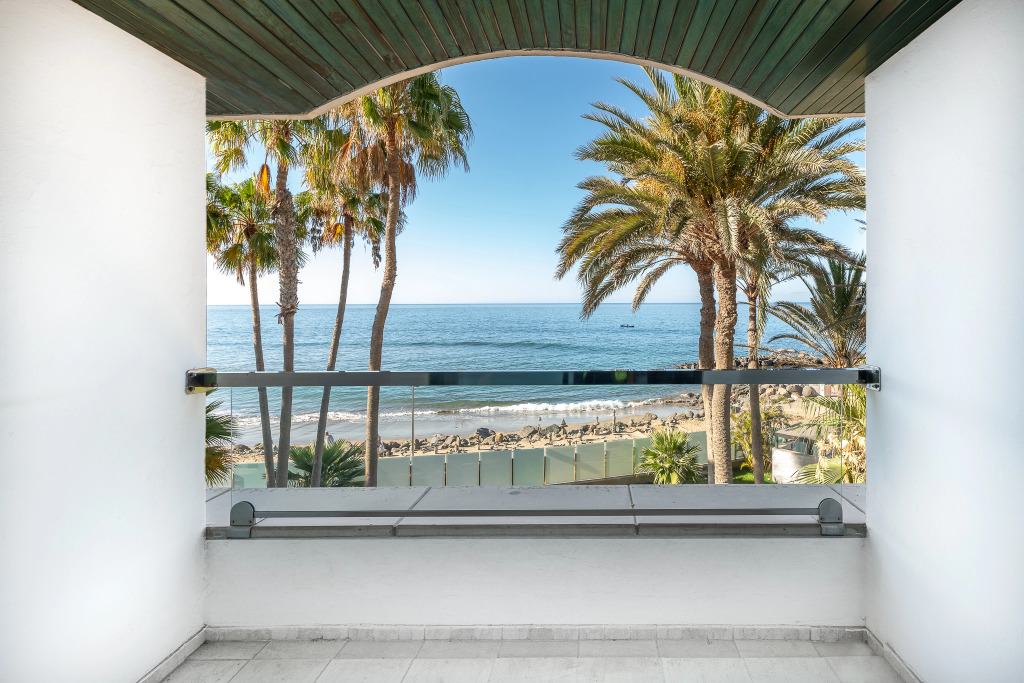 Hotel Faro, a Lopesan Collection Hotel