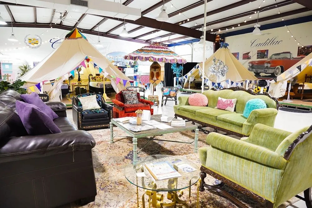 Lone Star Glamp Inn