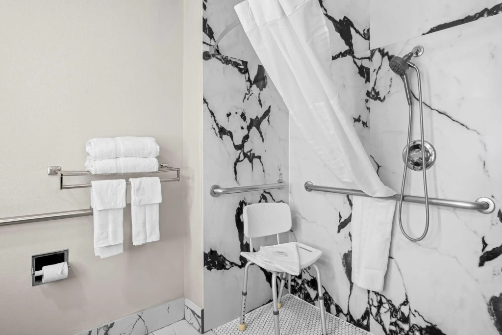Days Inn by Wyndham Dallas Plano