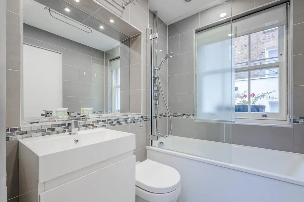 Quiet 2 Bed 2 Bath Mews House South Kensington
