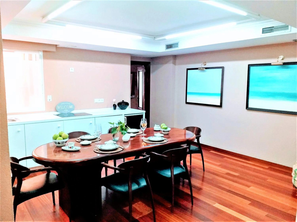 LARGE Apartment with large and sunny Terrace - Garden & Outdoor Gym, ALICANTE CENTER