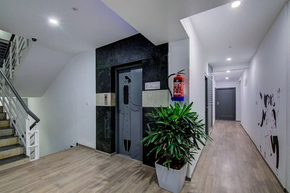 OYO Townhouse 047 Kanakpura Road