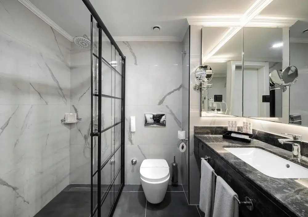 WOW Hotels