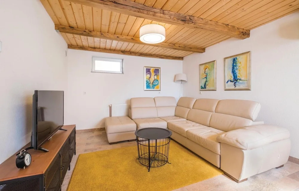 Amazing Home in Zagreb With Outdoor Swimming Pool, Wifi and Outdoor Swimming Pool