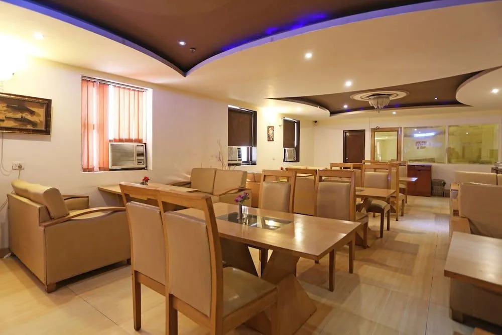 OYO 8751 Hotel Shoba Inn