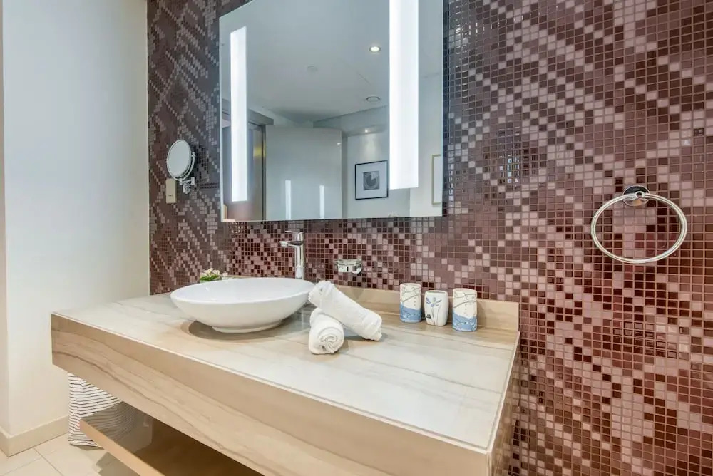 Maison Privee - Cool Dubai Apt next Burj Khalifa & Design District
