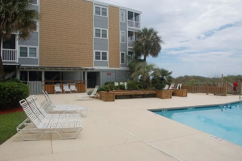 Palmwood Villas, Unit 101 - 2 Br Condo