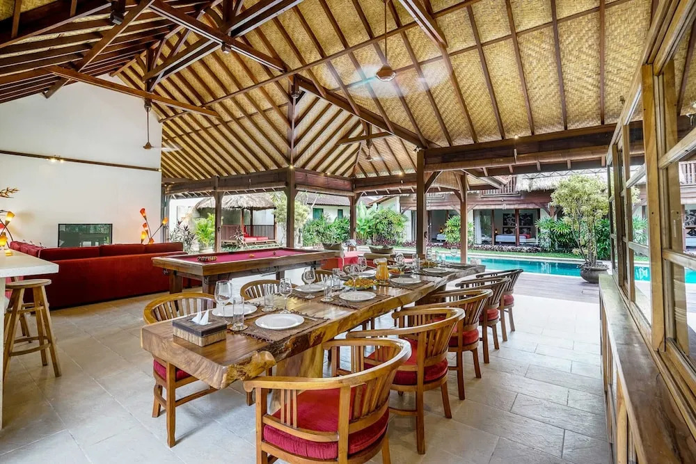 Villa Cira - 5BR Spacious Private Villa with Pool in Seminyak