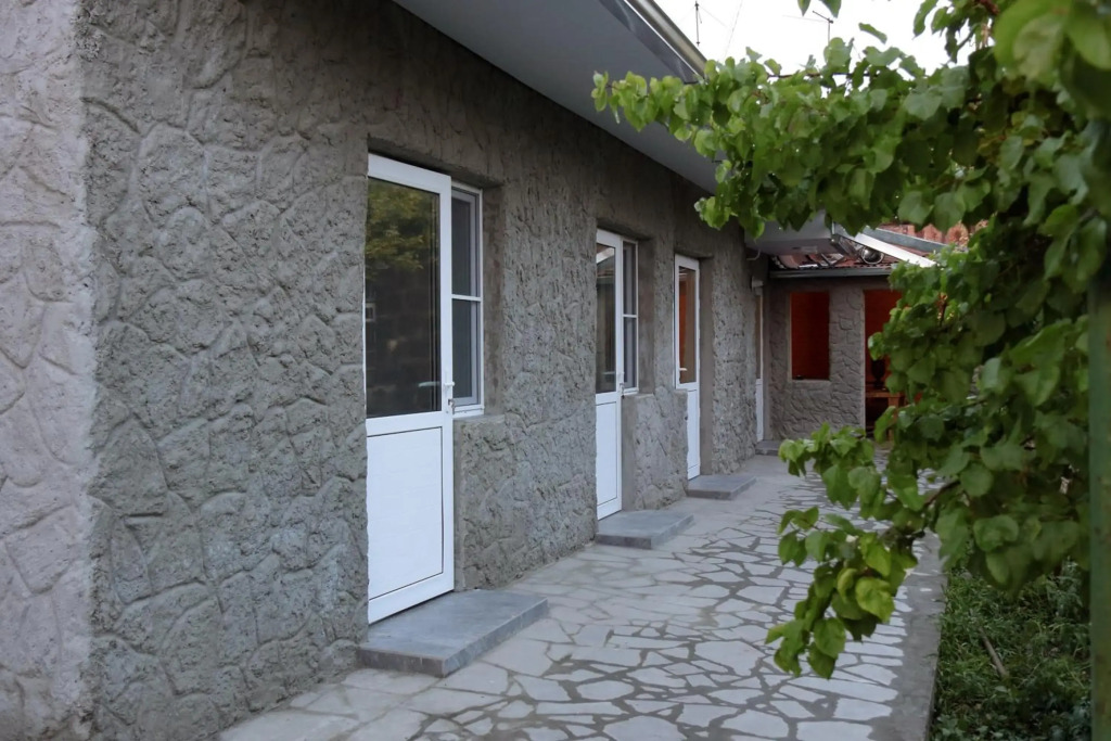Vanand Guest House