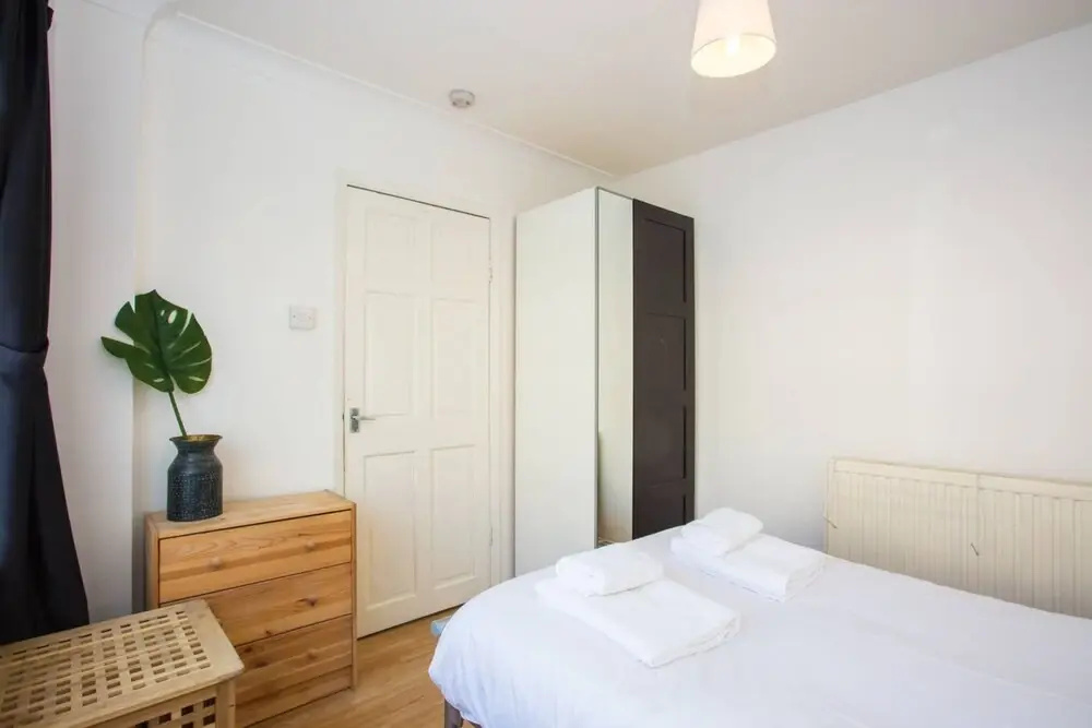 Cosy 4 Bedroom Apartment In Great Location