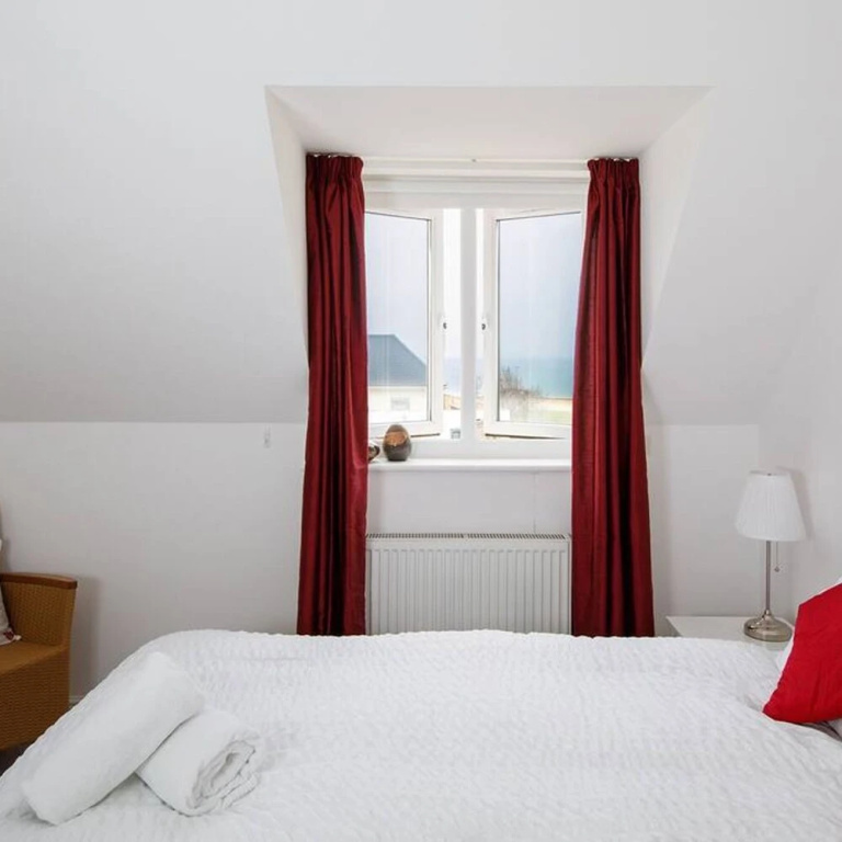 Lovely Selsey Apartment With sea Views Sleeps 4