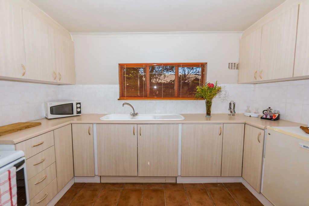 Le Petit Chateau Guest House