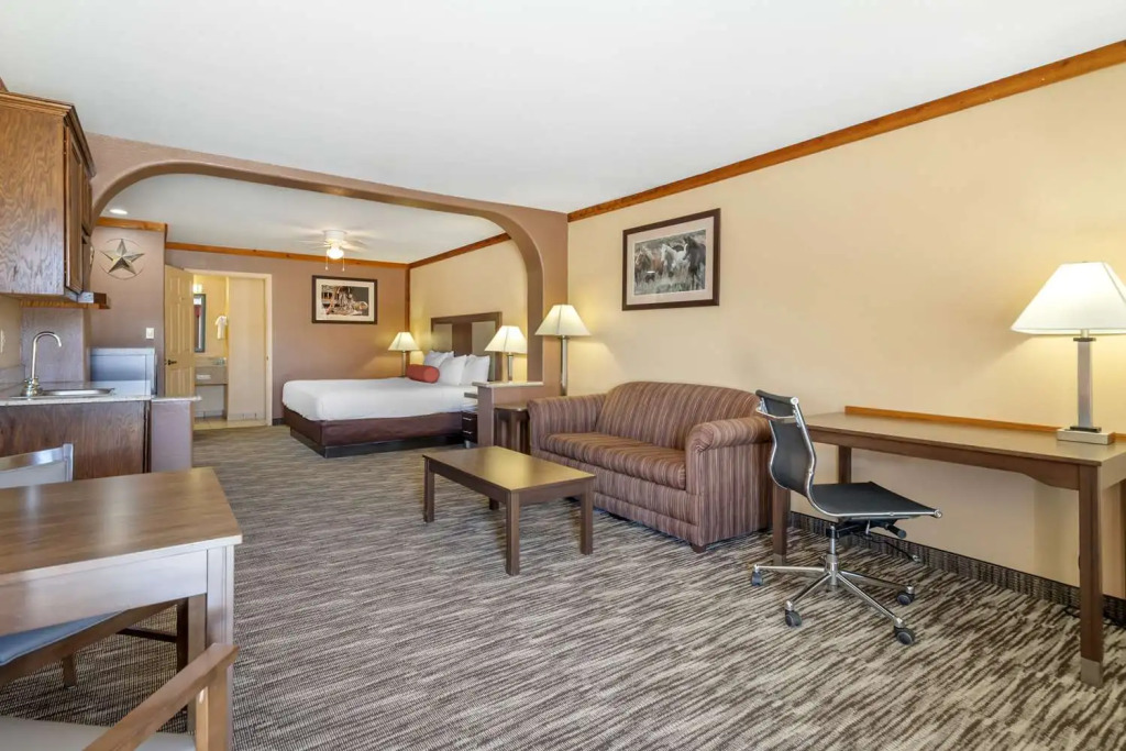 Best Western Windwood Inn & Suites