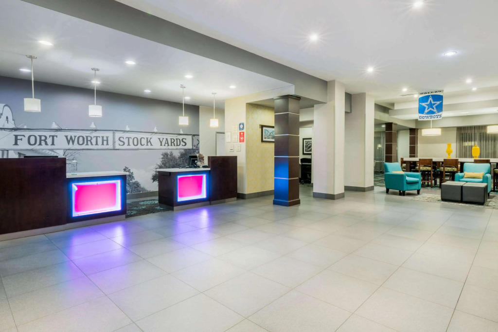 La Quinta Inn & Suites by Wyndham Fort Worth Arlington West